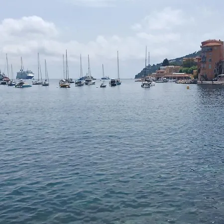 アパート Charming 50m De La *